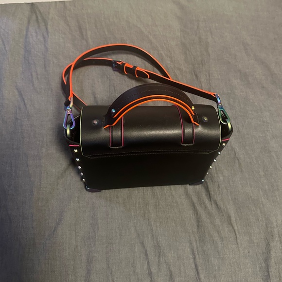 Manhattan Medium Contrast-Trim Leather Satchel 
By MICHAEL KORS - Picture 6 of 15